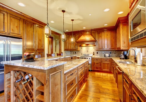Oxford Real Estate - Laura Poulin-Harkins, REALTOR®
